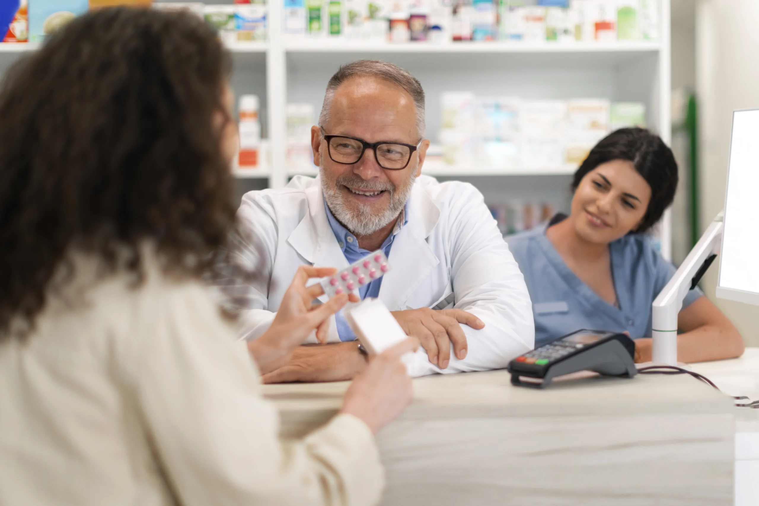 Atendimento-na-Unidade-Basica-de-Saude-Farmacia-scaled-1